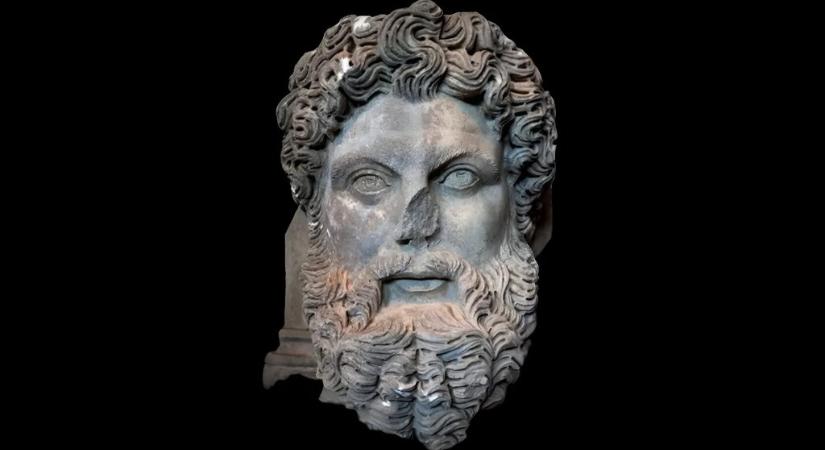 Zeusz fejét ásták elő egy ókori romvárosban