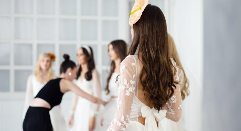 Nyári menyasszonyi sminkek: 9 életmentő tipp egy sminkestől