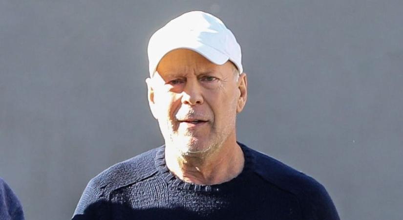 Ritka családi pillanat: nagyot nőttek a nagybeteg Bruce Willis lányai - Videó!