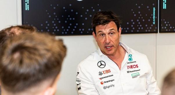 Exkluzív: Wolff így kezelte Hamilton és Rosberg kirohanásait