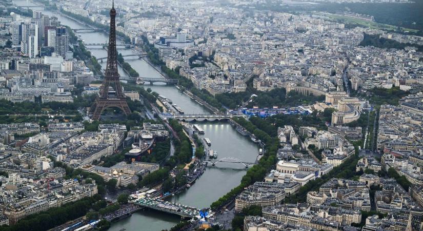Párizs polgármestere szerint nincs B terv, a Szajnában rendezik a nyílt vízi úszást is