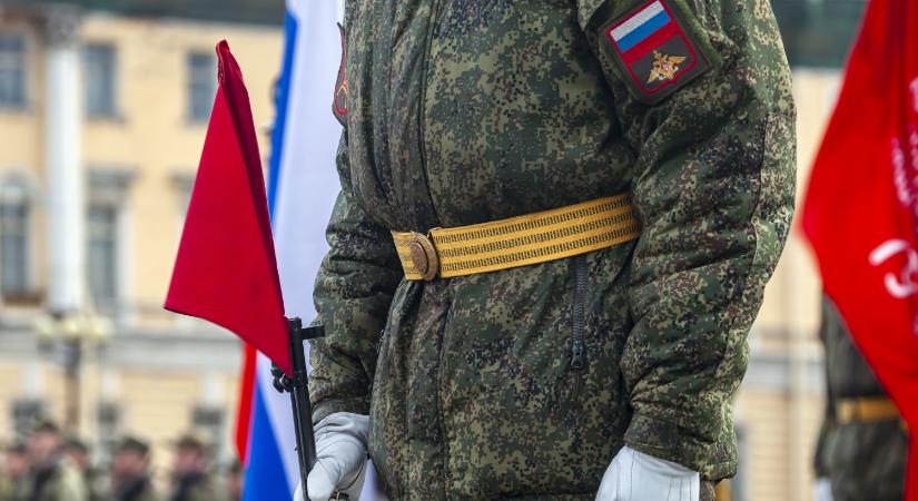 Korrupció miatt tartóztatták le az orosz katonai egyenruhákat gyártó cég vezetőjét