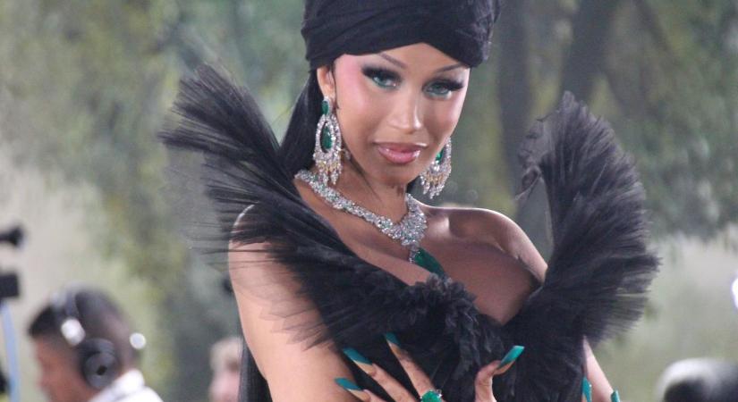 Cardi B beadta a válópert, majd bejelentette, hogy terhes