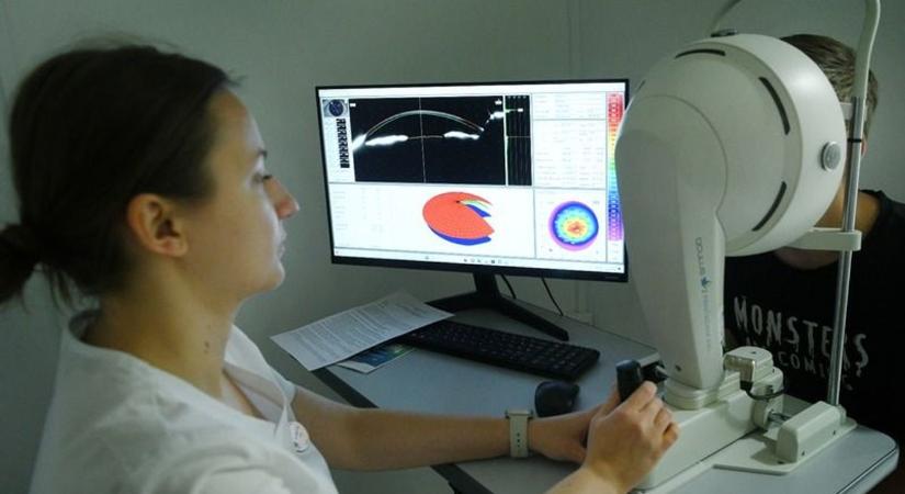 Modern technológiával és preventív kezelésekkel várja a betegeket a debreceni szemklinika