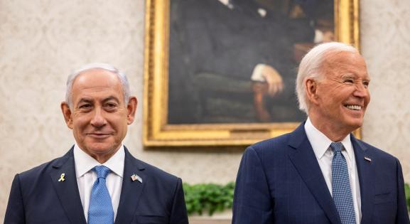 Netanjahu kőkeményen kihasználja a Fehér Ház lebénulását