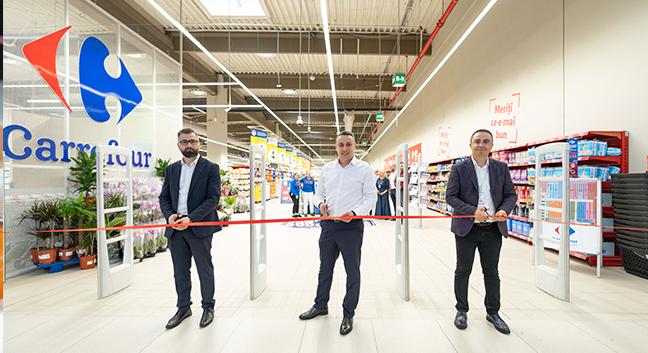 Bemutatta a Carrefour első átmárkázott hipermarketét Romániában