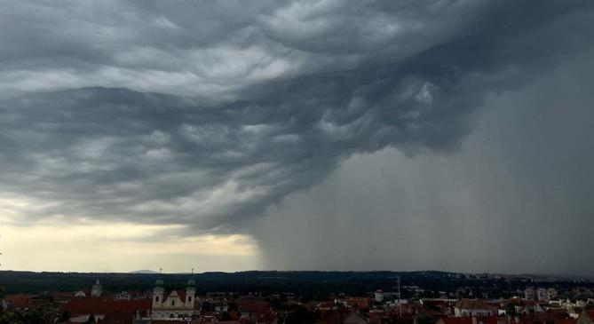 Így mozoghat ma a hidegfront csapadéka