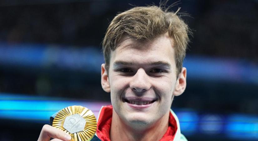 Álomszép nő Kós Hubert édesanyja. Boldogító, ahogy ölelei szüleit az olimpiai bajnok a győzelme után (fotók)