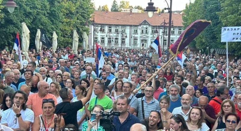 Tiltakozások lángoltak fel a szerb városokban a hatalmas lítiumbánya engedélyezése ellen