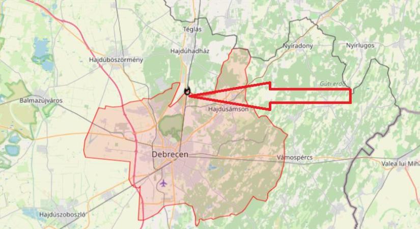 Égő autó miatt lezárták a 4-es főutat Debrecen közelében