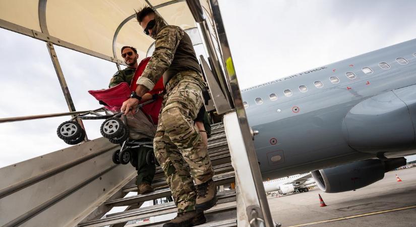 A kormány repülőt küldött a háborús országba: vannak, akik nem kértek a mentőakcióból a Libanonban maradt magyarok közül