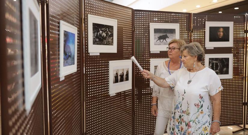 A magyarság hagyományait is őrzi a fotóművészek világszövetsége  fotók