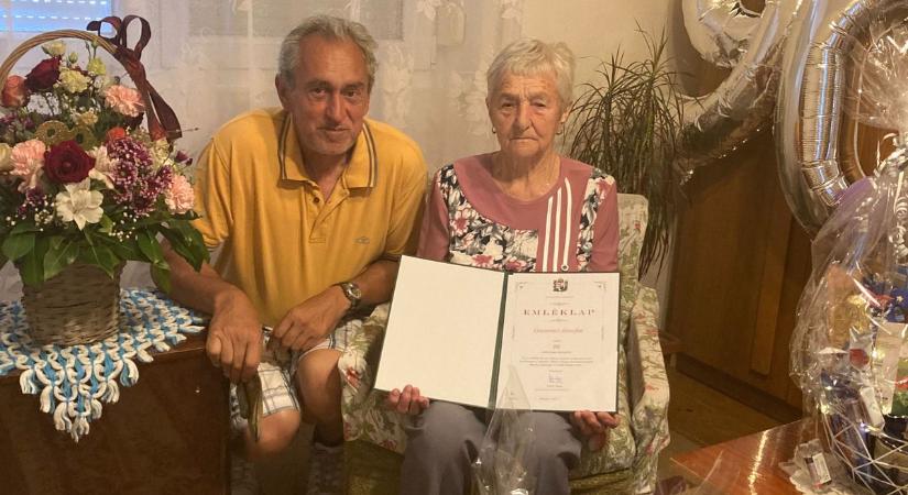 Teri nénit köszöntötték 90. születésnapján Kondorfán