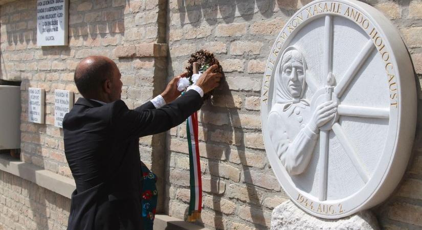 A roma holokauszt 80. évfordulóján az áldozatokra emlékeztek Kalocsán – galériával