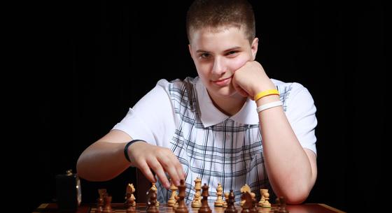 A magyar nagymester, Rapport Richárd mindössze 23 lépésben legyőzte Magnus Carlsent rapid játszmában