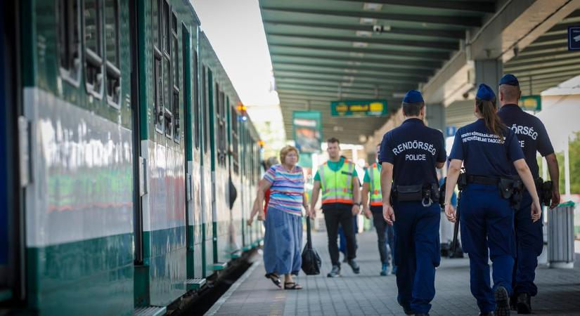 Hiába az összevizelt ülések és zaklatások, nem lesz rendvédelmi csapat a BKK-járatokon