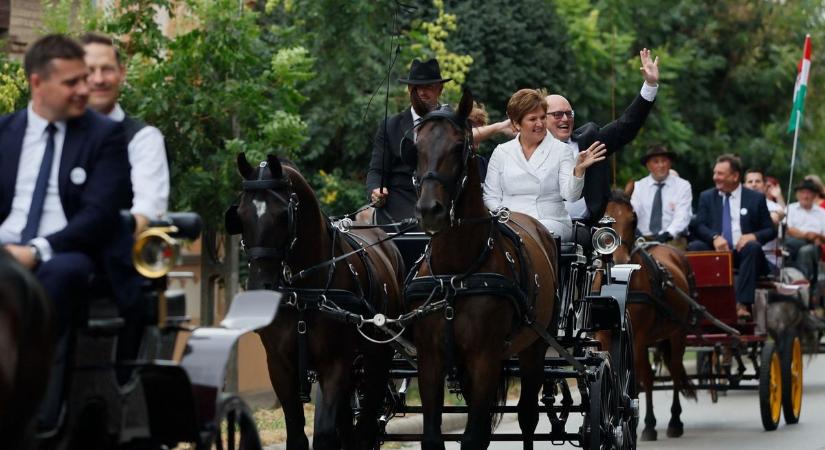 Négy nemzetiség ünnepélyes tanúságtétele az elekiek világtalálkozója – galériával