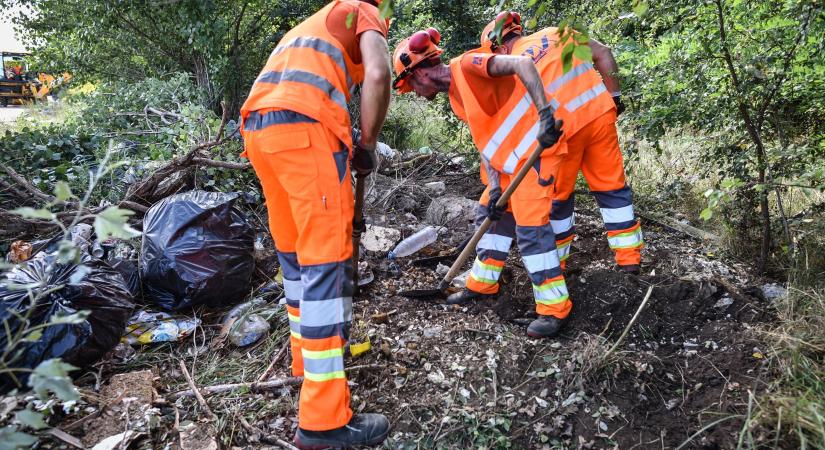 Lázár nem kertel: kevesebb szemét, több útfelújítás!