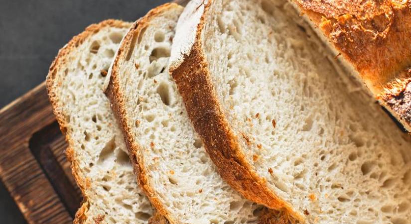 Ropogós házi kenyér kefires tésztából: így nevelheted hozzá otthon a kovászt