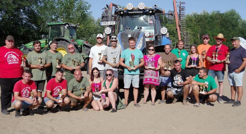 Homokmégyi cég és egyesület szervezte a nagyszabású Kiskőrösi Traktoros Parádét