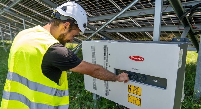 Már Gyöngyösorosziban is működik a szociális naperőmű