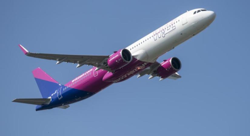 Több mint 300 milliós bírságot kapott a Wizz Air