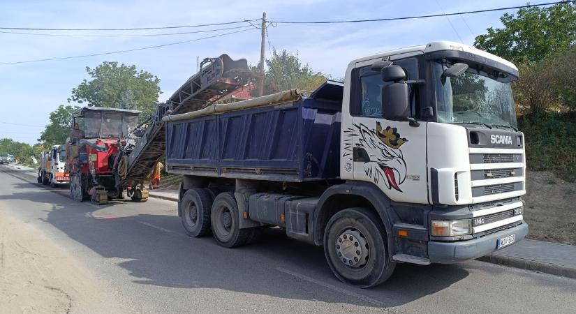 Útfelújítás és vízelvezetés a Petőfi és Széchenyi utcákban