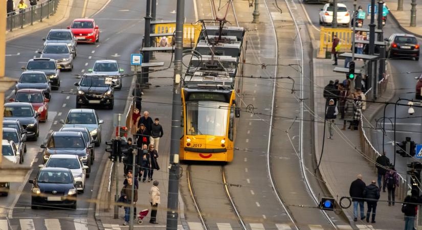 Még nagyobb dugó lesz a Margit hídon