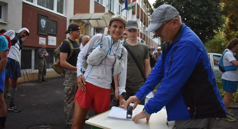 Rockenbauer Pál előtt tisztelegnek a kanizsai teljesítménytúra résztvevői