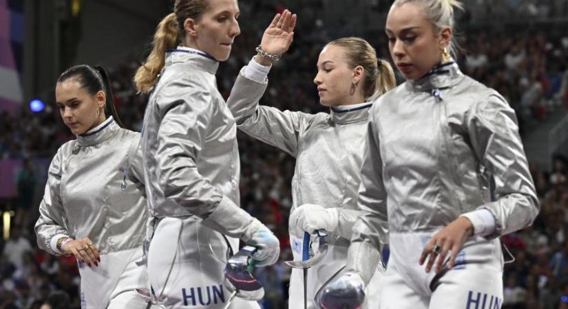 Alulmaradt a magyar női kardcsapat a negyeddöntőben
