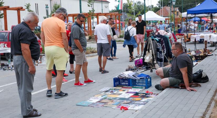 Hangulatos régiségvásárt tartottak Tokajban – fotókkal, videóval