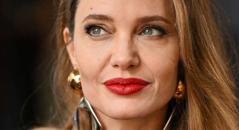 Angelina Jolie: rémálom kamaszkort tudott maga mögött