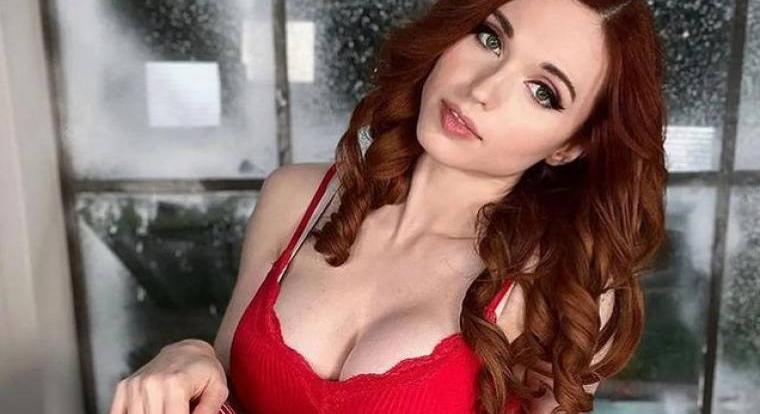 Nem elég a mellbedobás: már nem Amouranth a legnézettebb női streamer