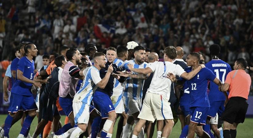 Tömegverekedés volt az olimpián a franciák és az argentinok meccse után