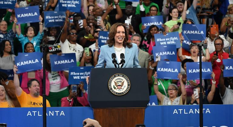 Kamala Harris kampánya 310 millió dollárt gyűjtött júliusban