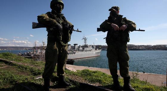 Ukrajna szerint elsüllyesztettek egy orosz tengeralattjárót a Krím félszigeten