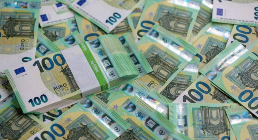 Egy éve ilyenkor: tévedésből euróban utalták a kaposvári férfi fizetését