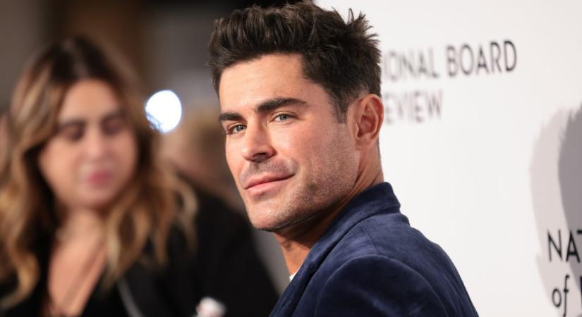 Zac Efron kórházba került Ibizán egy „medencében történt incidens” miatt