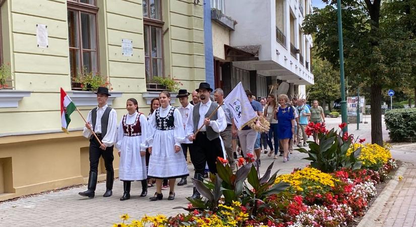 Aratóünnepen avatták fel a Békési Kisgazdakör otthonát – galériával, videóval