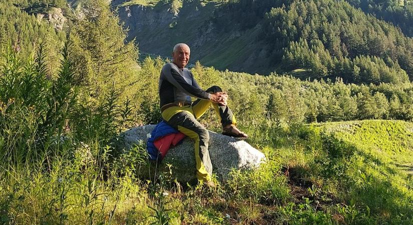 János 75 évesen a hegyek ura: a soproni extrémsportoló minden hétvégén mászik, legutóbb a több mint 4000 méter magas Óriásfogat hódította meg