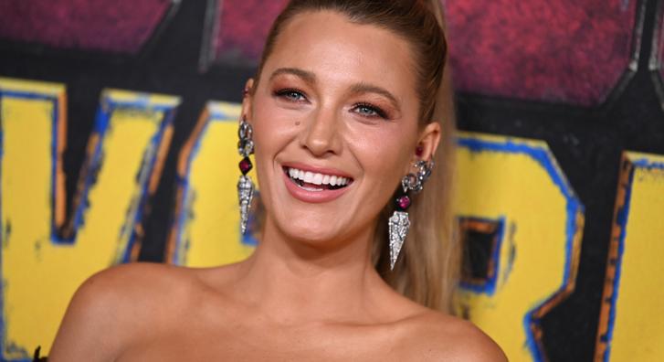 Blake Lively extravagáns szettjeire egyszerűen nincsenek szavak