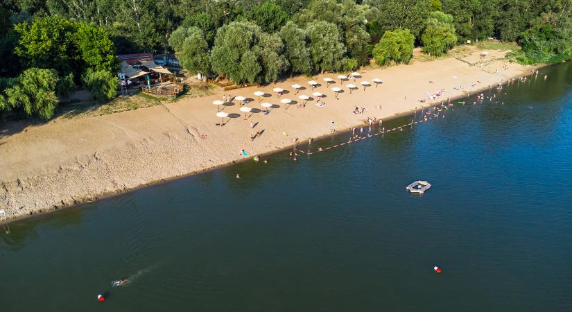 Szocialista vasak találkoznak a mindszenti strandon