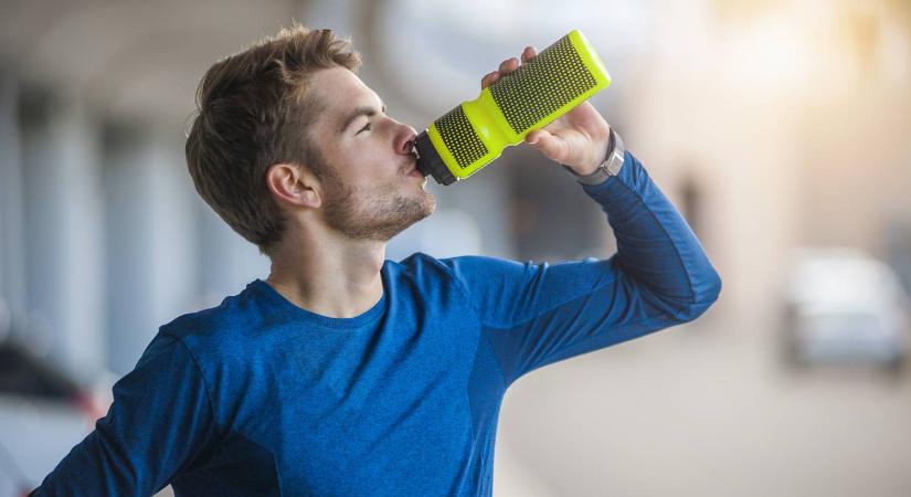 Egy friss tanulmány szerint, ilyen gyakran kell kimosnia az újrafelhasználható vizes palackot