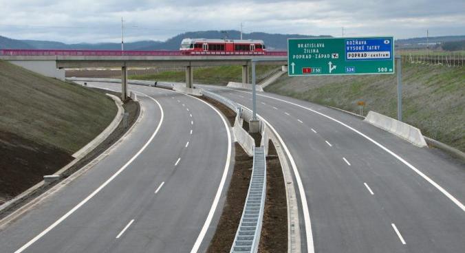 Díjmentessé váltak a városokat elkerülő autópálya-szakaszok Szlovákiában