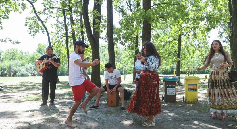 A Szikin találkoztak a szegedi roma családok – GALÉRIA