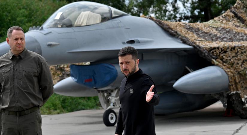 Megérkeztek Ukrajnába az első amerikai gyártású F-16-osok