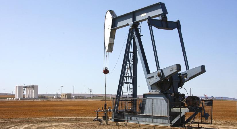 Uniós biztos: az olajtranzit műveletek nem érintettek a korlátozásban, ha nem a Lukoil az olaj tulajdonosa