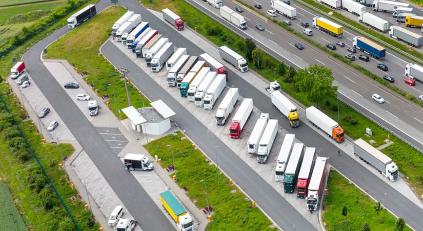 Pénzügyi döntés született a kamionparkolókról