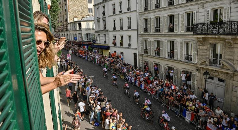 Kerékpárosok, ünneplő Halász Bence, búsuló kézisek és naplemente az Eiffel-toronynál az olimpia vasárnapi képein