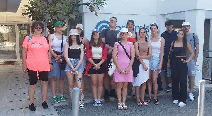 Hazatértek a Szent-Györgyi diákjai a ciprusi szakmai gyakorlatukról
